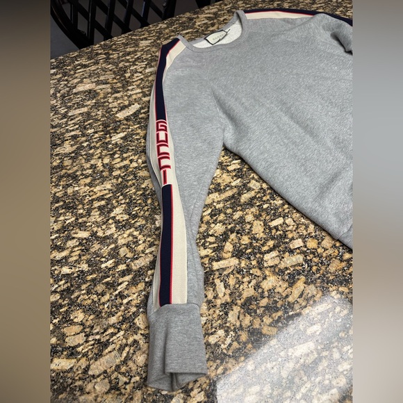 Gucci Gray Crew Neck Oversized Sweatshirt with Logo Sleeve - Picture 4 of 7
